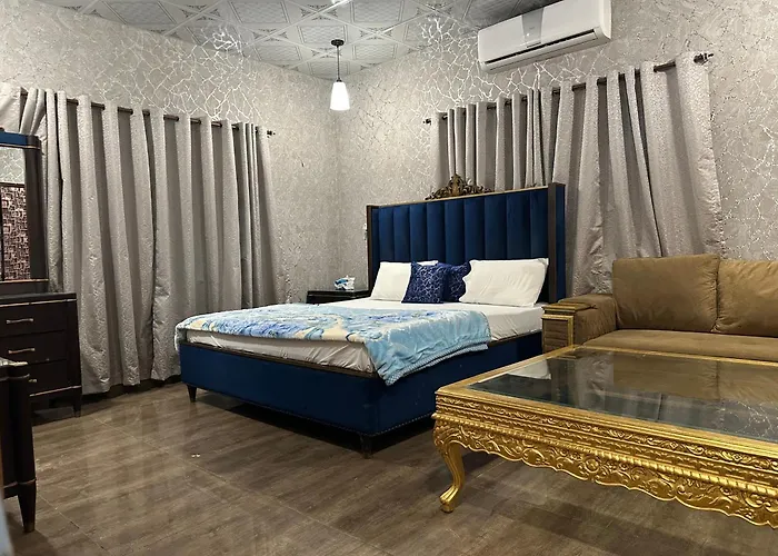 The Red Tree Family Guest House