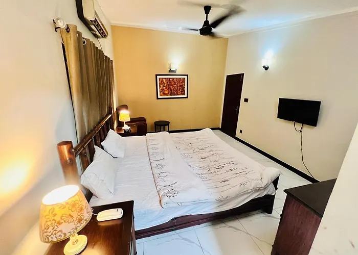 Waves Guest House Clifton Khi